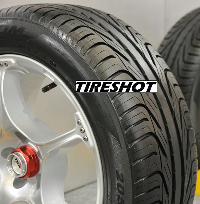 Tire Pirelli Phantom